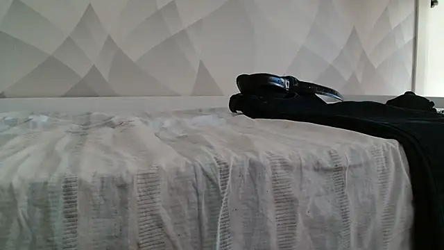 Ragahotitalia live cam on StripChat