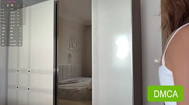 juliapierce's live room