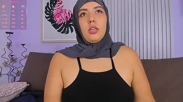 adalet__ live cam on StripChat