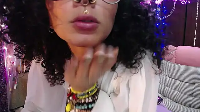 NoirAmina live cam on StripChat