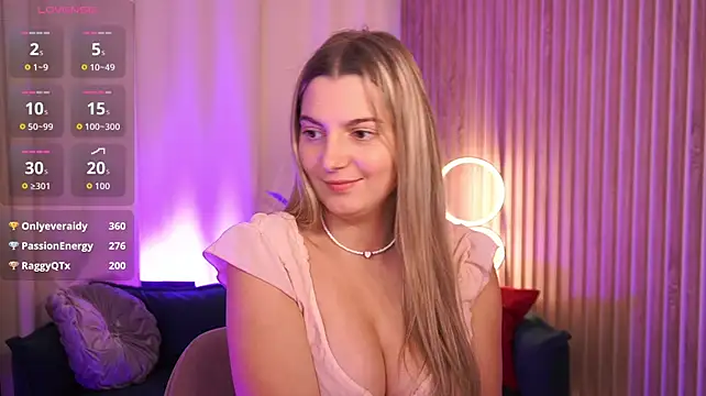 LucreciaStorm live cam on StripChat
