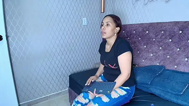 VALENTINA3x live cam on StripChat