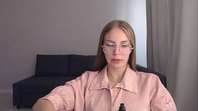 HitGyrl live cam on StripChat