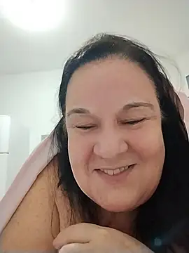 YayaMineira live cam on StripChat