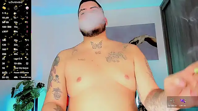 Thomas_chubbyxhot live cam on StripChat