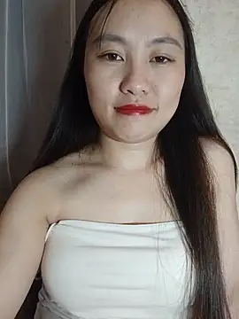 Cherry-squirtt live cam on StripChat