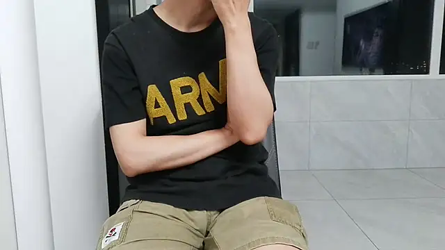 nole_china7 (Ask my age) - talk / fun / cum