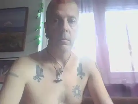 SHARPSkinhead's live cam