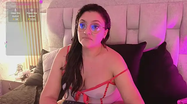 AndreinaLopezz live cam on StripChat