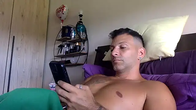 goroasroma90 live cam on StripChat