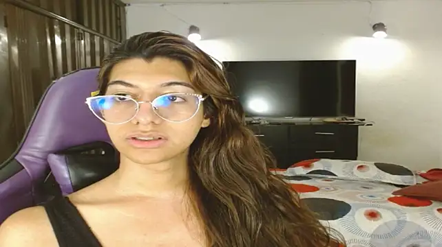 Alanni_parker live cam on StripChat