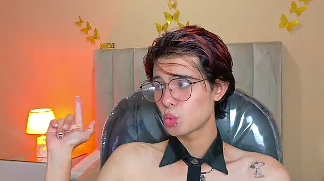 Derek_Sinn live cam on StripChat