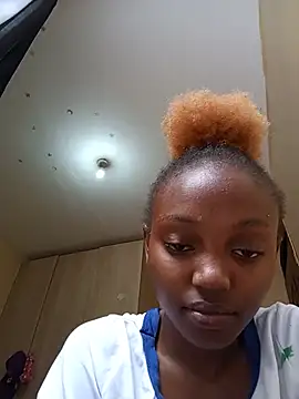 SaInTsUgAr live cam on StripChat