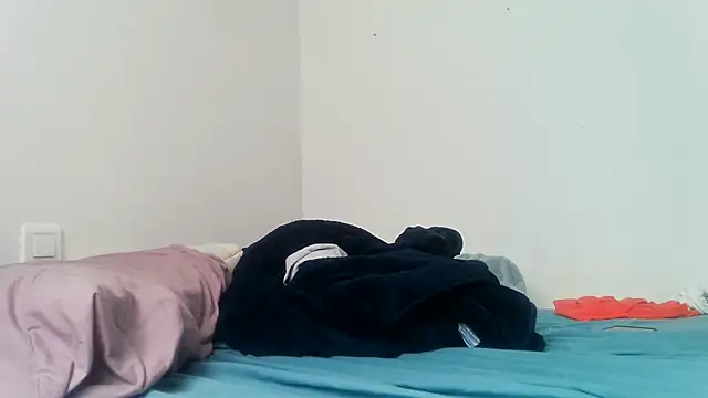 yanick931 live cam on StripChat