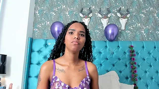 AriiMonroee live cam on StripChat