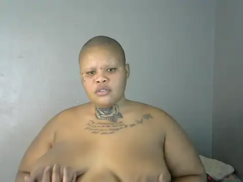 Taraj_thee_thick live cam on StripChat