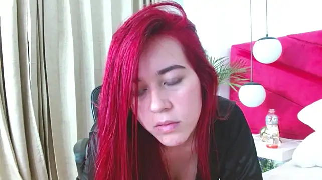 Sophie_ponce live cam on StripChat