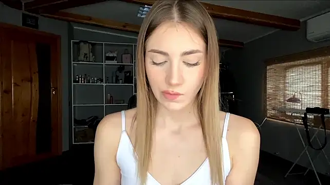 simmisweet live cam on StripChat