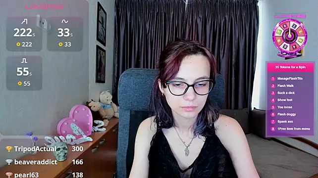 MiniLysii live cam on StripChat