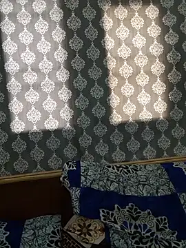 priya_2009 live cam on StripChat