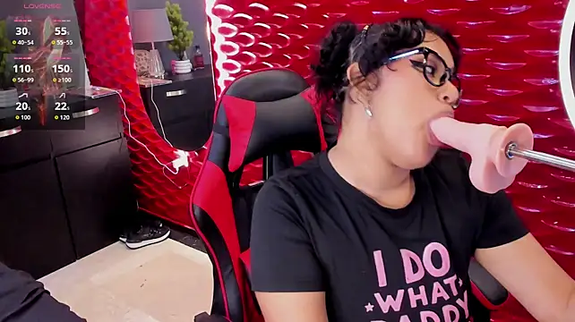 Nattasha_Black live cam on StripChat