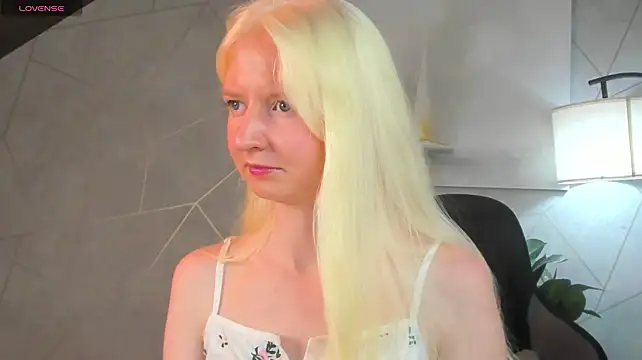 Marin_Blair live cam on StripChat