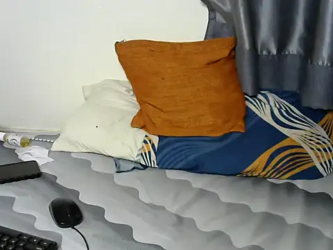 prettie_babe live cam on StripChat