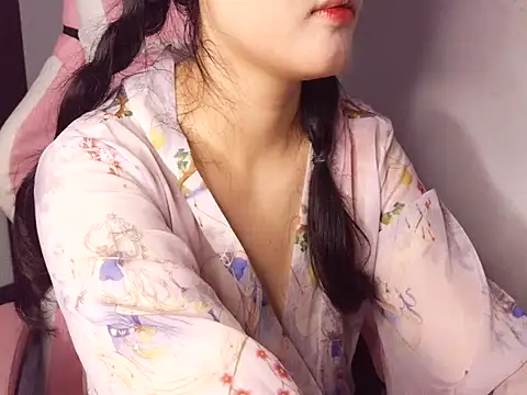 minnn2 live cam on StripChat