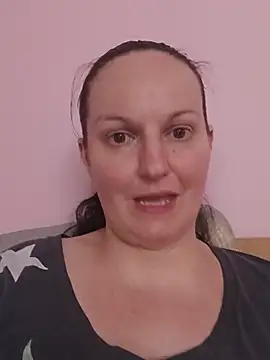 BustyLadyAlma live cam on StripChat