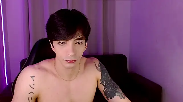 H3ll_B0I live cam on StripChat