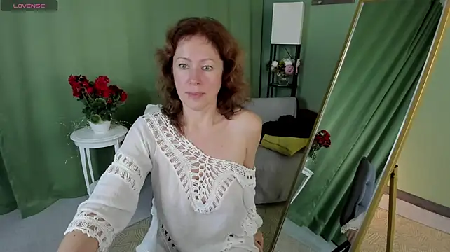 LeticiaRomano live cam on StripChat