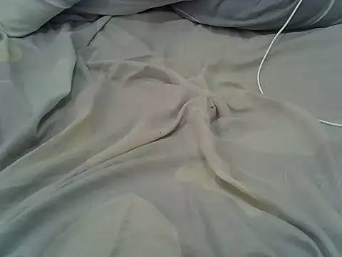 hotnayah live cam on StripChat