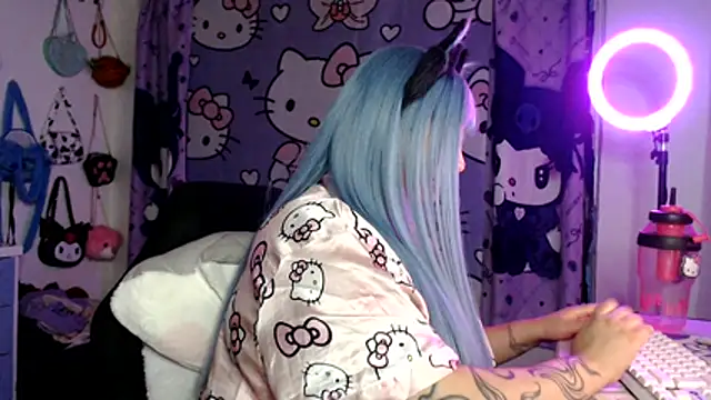 lussyevans24 live cam on StripChat