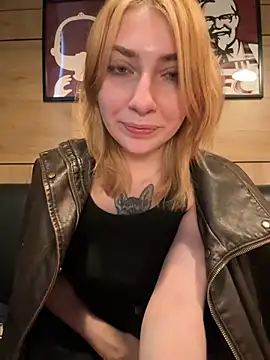 Sunny___Bunny live cam on StripChat
