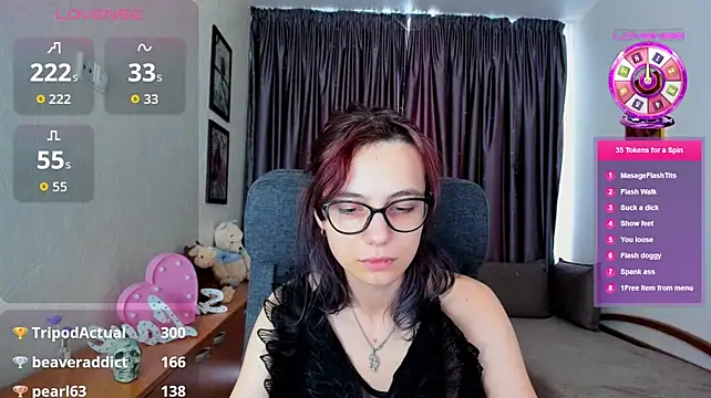 MiniLysii live cam on StripChat