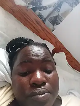 creamyy_pussie live cam on StripChat