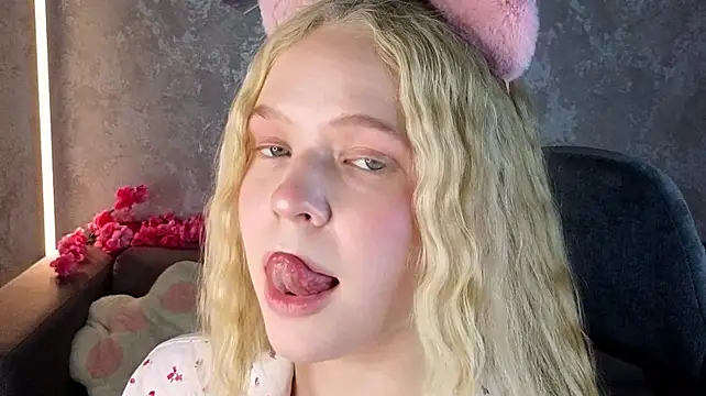 Sweet_Angelll live cam on StripChat