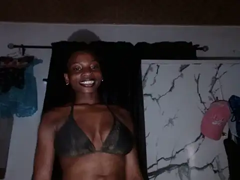 Pussyxjuicy1 live cam on StripChat