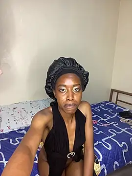 Bea_trizz live cam on StripChat