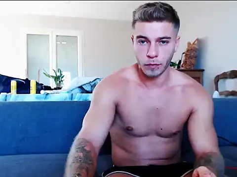 Elkafit28 live cam on StripChat