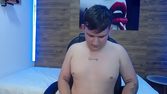 damian_miller7 (M twink) - Play nipples!