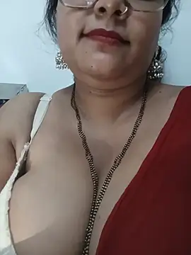 Nyra-23 live cam on StripChat