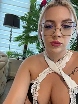 IveySin live cam on StripChat