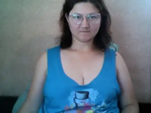 Oliviiaa_Valter live cam on StripChat