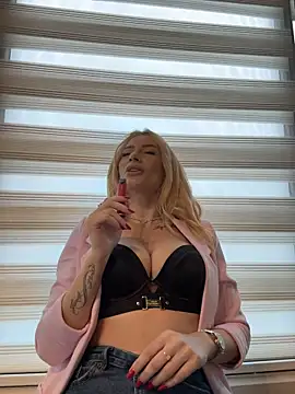 AngieShae live cam on StripChat