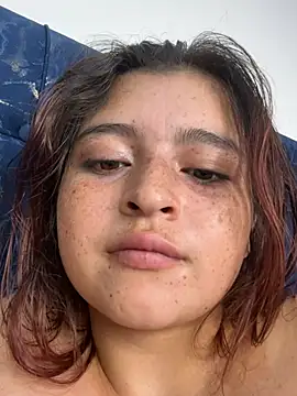 Viluuu-24 live cam on StripChat