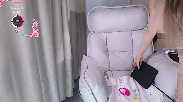 Lulu_QAQ live cam on StripChat