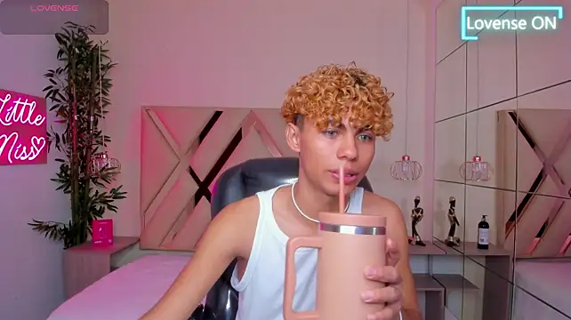 Anyelo_Twink