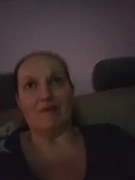 BustyLadyAlma live cam on StripChat