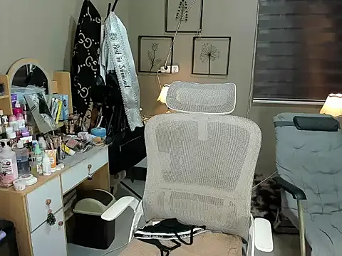 EternityBanks live cam on StripChat